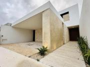 Casa en Venta dentro de Privada Residencial en Temozón Norte