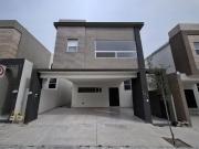 CASA EN VENTA DENTRO DE RESIDENCIAL A 10 MIN DEL CENTRO...