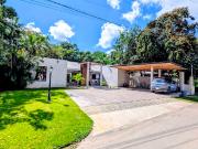 Casa en Venta dentro del Club de Golf La Ceiba con vista...