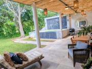 Casa en Venta dentro del Club de Golf La Ceiba con vista...