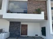 Casa en VENTA, dentro del Fracc. Cañadas del Bosque,...