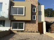 Casa en VENTA dentro del Fracc. El Olivar Altozano en...