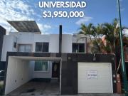 Casa en VENTA dentro del Fracc. Real Universidad en...