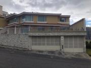 Casa en venta dentro e la Urb. El Condado