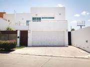 Casa GRANDE en Venta en el Desarrollo Urbano 3 Ríos,...