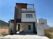 Casa en Venta Dominio Cumbres Arriba de Leones