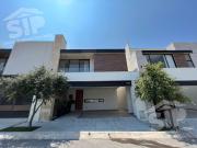 CASA EN VENTA DOMINIO CUMBRES ARRIBA DE LEONES