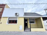 CASA EN VENTA. DOS DORMITORIOS 43 E 23 Y 24