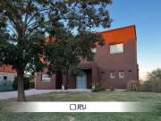 Casa en venta El Canton Islas lote interno c/ pileta