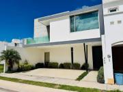 Casa en venta El Mayorazgo Zona sur salida Silao