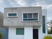 Casa en Venta 3 Recámaras y Jardín en El Refugio Calle...