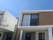 Casa en Venta el Refugio, Sala de Tv, Cocina Equipada