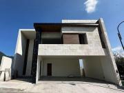CASA EN VENTA – EL URO ZONA CARRETERA NACIONAL