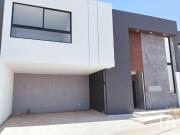 Casa en Venta Elegante Residencia en Privado Loma Alta...