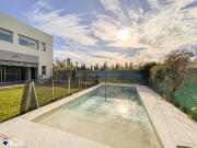CASA EN VENTA EN 45 Y 167 3 dorm. parque y pileta