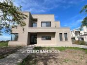 Casa en venta en 5 ambientes Al Agua 2 plantas El Canton...