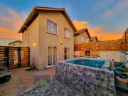 Casa en Venta en A pasos de a cuatro poniente con...