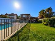 Casa en Venta en A pasos de strip center, supermercados...