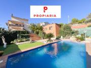 Casa en venta en Abrera. GRAN CASA CON PISCINA PROPIA....
