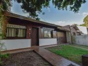 CASA EN VENTA EN ADROGUE 3 AMBIENTES CON JARDIN