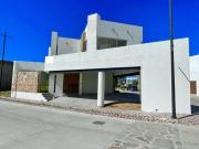 CASA EN VENTA EN AGUASCALIENTES EN CADAQUES NUEVA EN ESQUINA