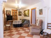 Casa en venta en Alameda. CASA CON GRAN PATIO EN...