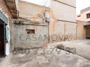 Casa en venta en Alberic. Casa con patio en pleno centro...