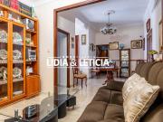 Casa en venta en Alcalá de Guadaira, Centro. Casa de una...