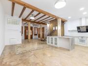 Casa en venta en Aldaia. Casa con alma en pleno centro...
