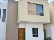 Casa en Venta en Alebrijes Residencial, Torreón,...