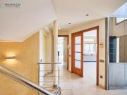 Casa en venta en Alella. Casa contemporánea con piscina...