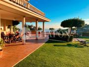 Casa en venta en Alella. Entorno idílico y unas vistas...