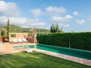 Casa en venta en Alella. Exclusiva vivienda con jardín,...