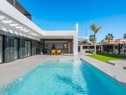 Casa en venta en Algorfa. Casas.