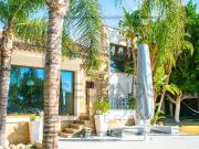 Casa en venta en Algorfa. Presentamos esta villa en...