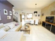 Casa en venta en Alicante – 2 plantas + sótano, 4...