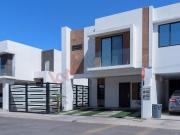 Casa en venta en Altaria Residencial Priv. Helios...