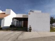 CASA EN VENTA EN ALTO LAGO