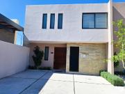 CASA EN VENTA EN ALTOS DEL MARQUES A UN COSTADO DEL...