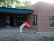 excelente oportunidad: propiedad con dos casas a la...