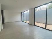 Casa en Venta en Altozano, 3 Recámaras, 3.5 Baños,...