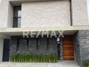 CASA EN VENTA EN ALTOZANO