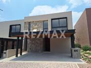 CASA EN VENTA EN ALTOZANO