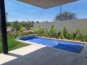 CASA EN VENTA EN ALTOZANO DENTRO DE CONDOMINIO LAGO