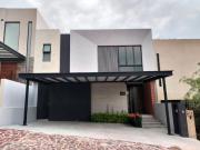 CASA EN VENTA EN ALTOZANO DENTRO DE CONDOMINIO ROCA