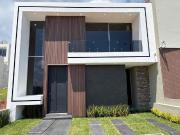 Casa En venta 4 Recámaras con baño completo Altozano