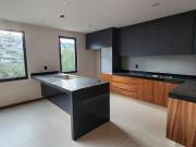 Casa en Venta en Altozano Fraccionamiento privado con sótano