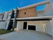 Casa en venta en Altozano la Nueva Laguna, Gómez...