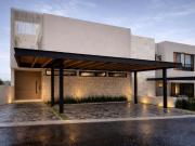 Casa en venta en Altozano, Querétaro. 4 Recámaras, una...