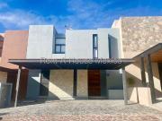 Casa en venta en Altozano, Querétaro